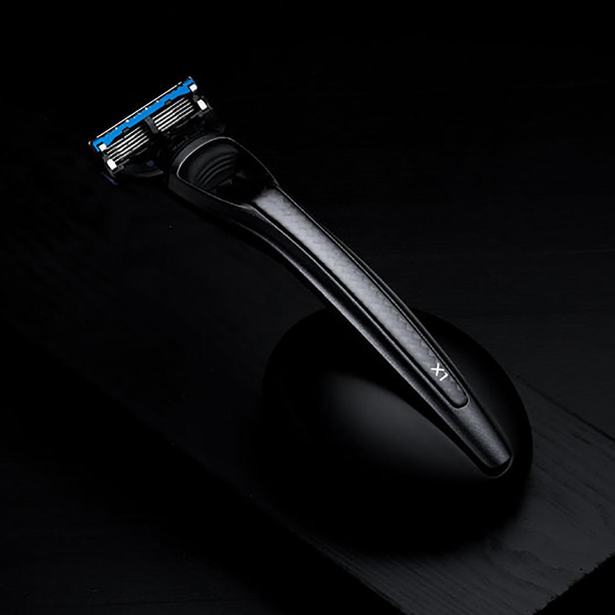 5-Blade Razor With Stand Bolin Webb X1 Carbon - Shaving Tools - Carbon Fibre