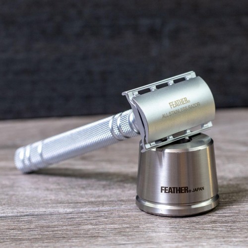 Feather AS-D2S Double Edge Safety Razor - Stainless steel safety razor with stand