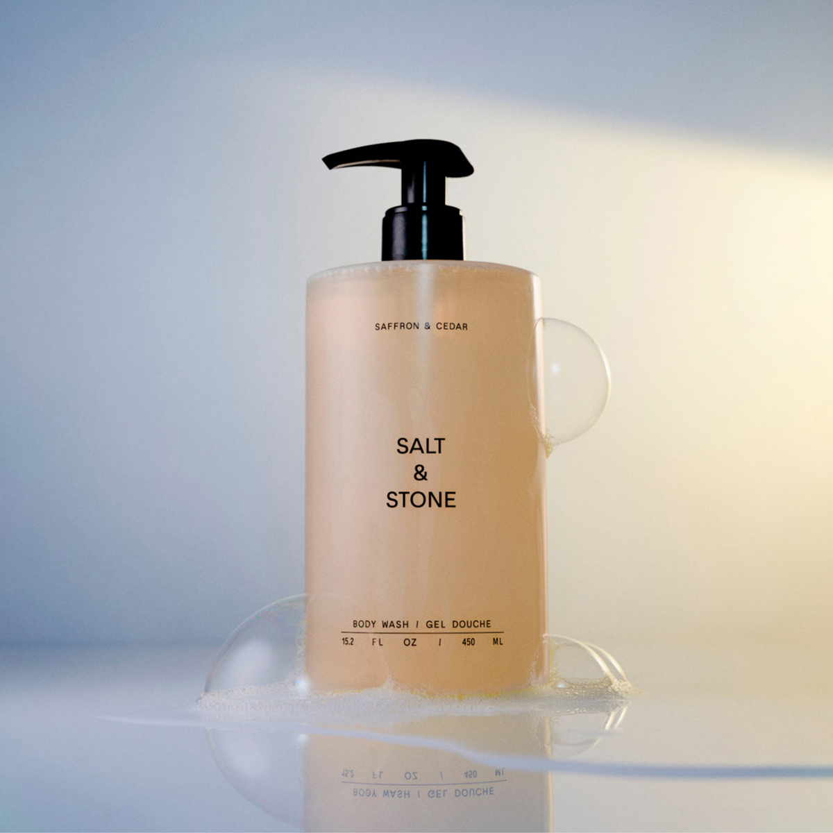 Salt & Stone Saffron & Cedar Body Wash 450ml - Αφρόλουτρο με υαλουρονικό οξύ