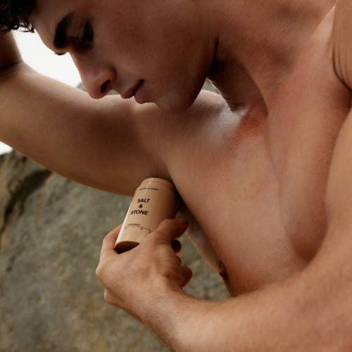 Αποσμητικό Salt and Stone Saffron Cedar Extra Strength 75g - Φυσικό αποσμητικό χωρίς αλουμίνιο