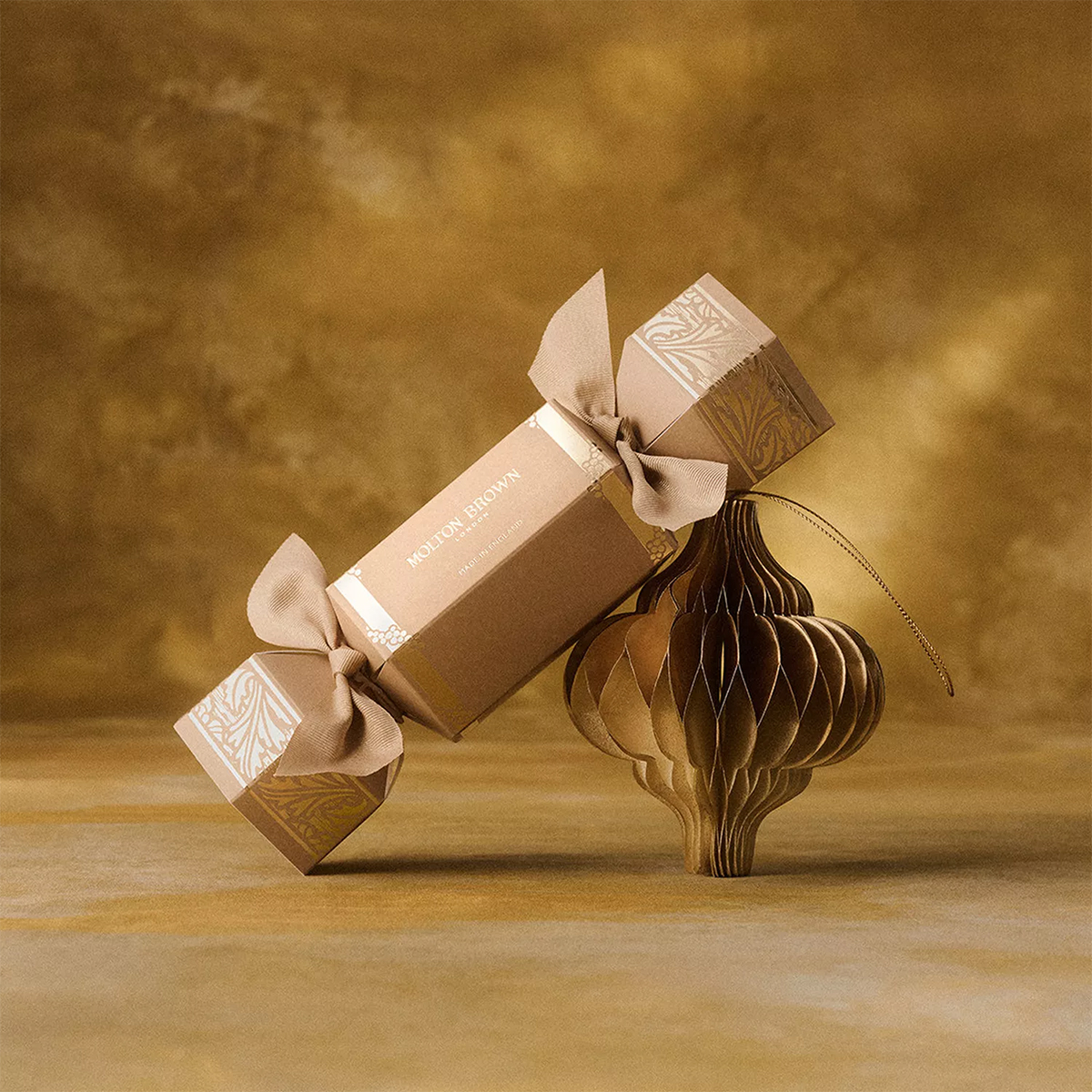 Molton Brown Coastal Cypress Sea Fennel Christmas Cracker - Ανδρικό γιορτινό σετ με EDT και αφρόλουτρο