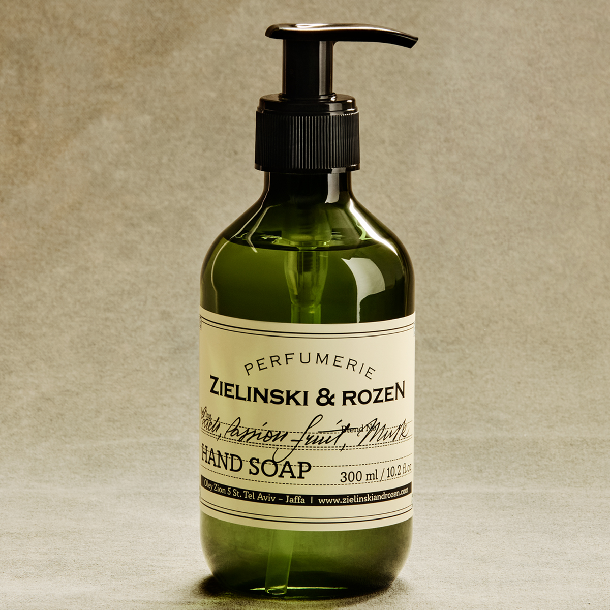 Zielinski & Rozen Liquid Soap Peach Passion Fruit Musk 300ml - Fruity Hand Soap with Natural Oils
