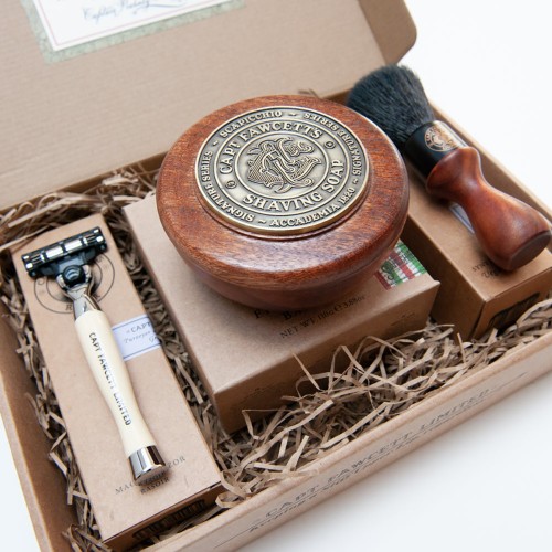 Captain Fawcett Scapicchio Shaving Gift Set - Σαπούνι Fig Olive Bay Rum, Vegan Πινέλο & Safety Razor